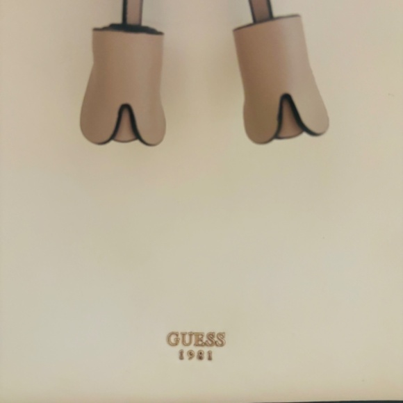 Guess Original Floral Cream Tote and Wallet Vegan Leather Unique Find - Picture 4 of 15